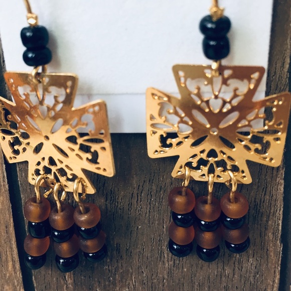 18K GOLD FILLED Chandelier Earrings- CROSS DESIGN WITH STONES. - Picture 3 of 4